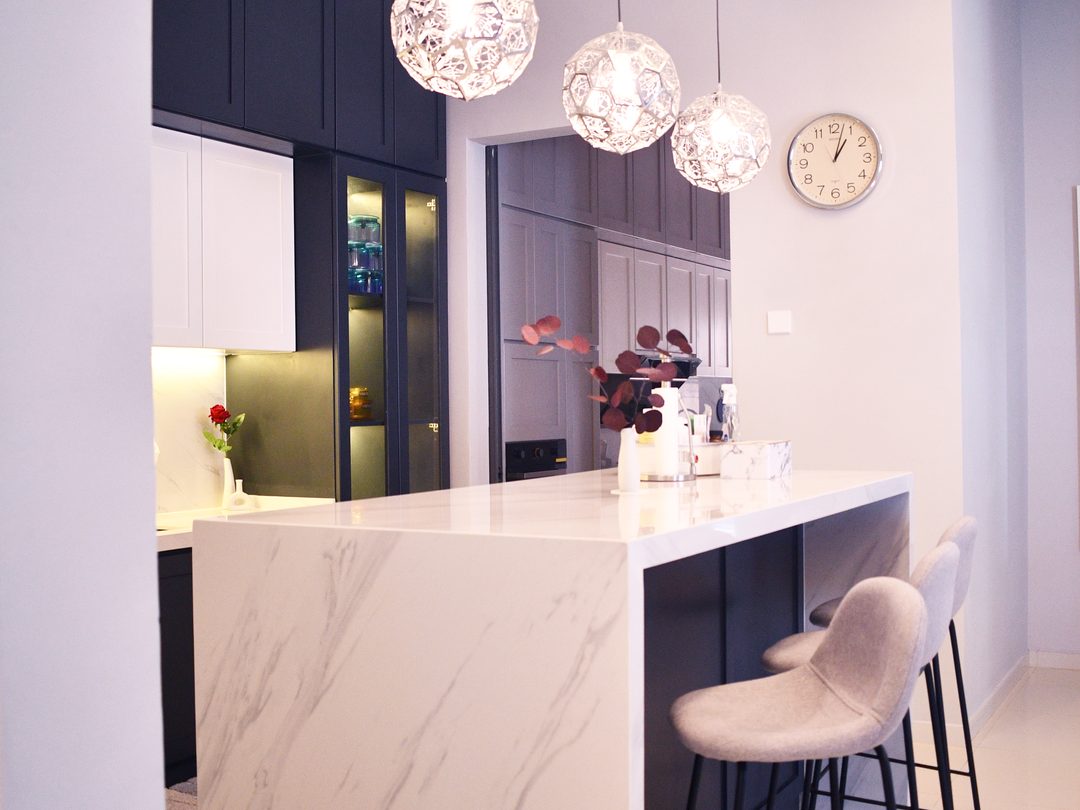 Breakfast bar with glass pendant lights