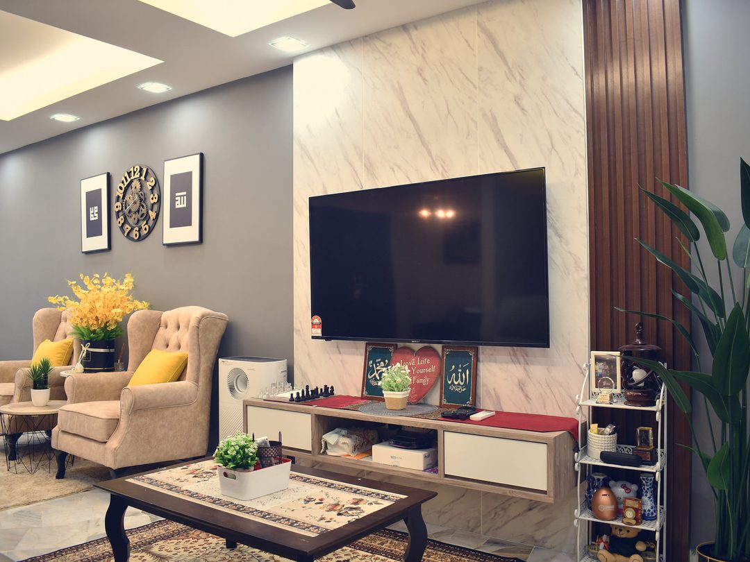 Living room with marble feature wall and mounted TV, Sri Andalas, Klang