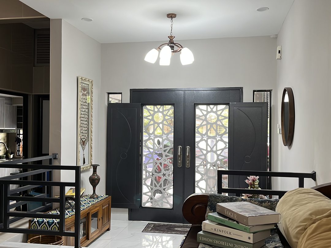 Entrance doors with laser-cut screen panels